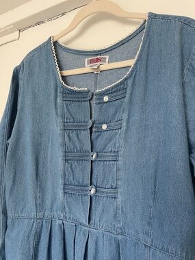 Vintage 90s Light Blue Denim Button-Front Dress with Crochet Trim